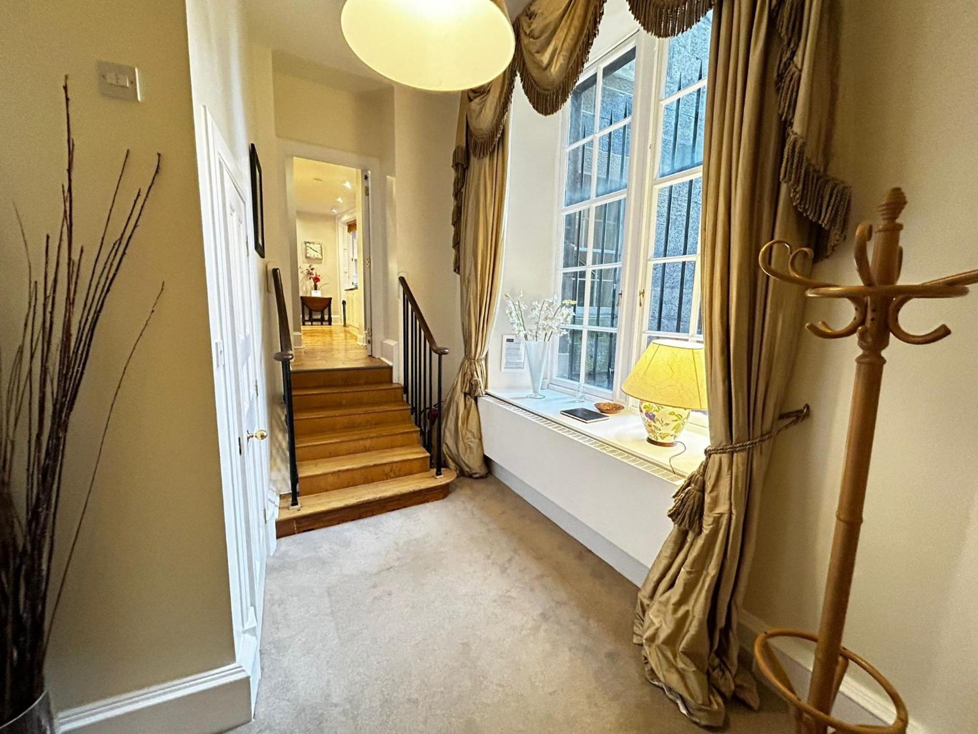 Parliament Sq Apartment Edinburgh Exterior photo